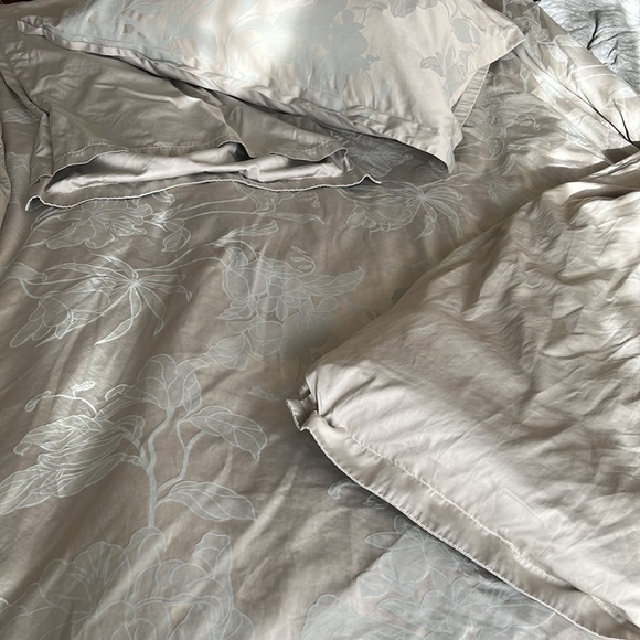 COPY - Pasaya king bed set - Picture 7 of 9